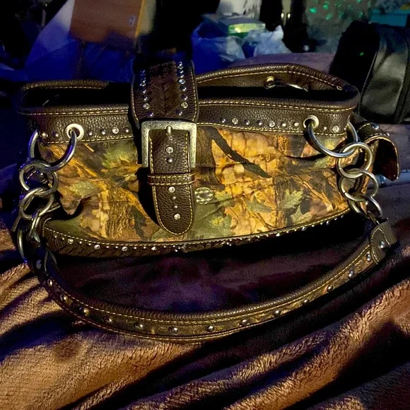 Women's Camo-Accent Shoulder Bag -Montana West - Picture 1 of 3